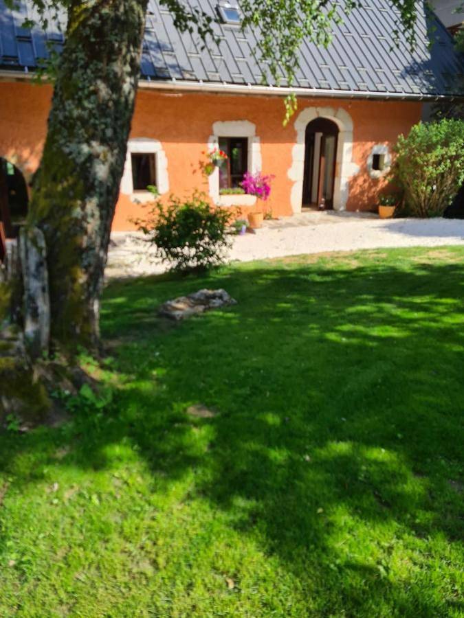 Gîte pour 4 personnes, avec vue ainsi que jardin et terrasse à Saint-François-de-Sales - 3