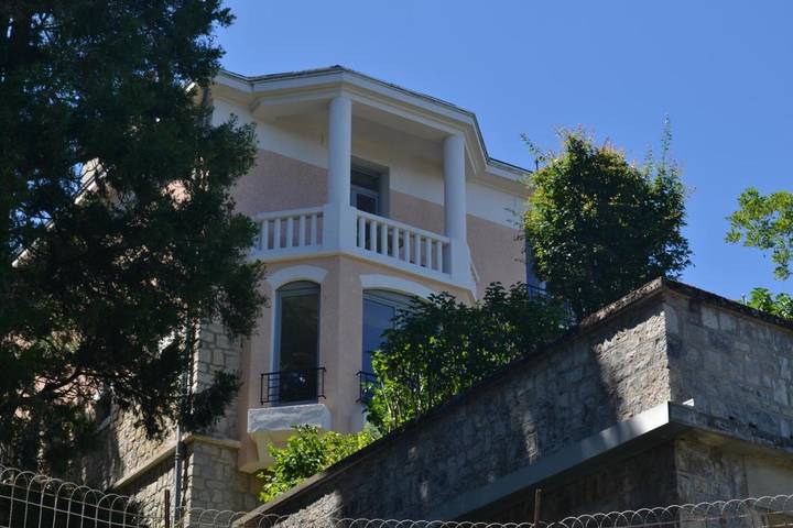 Gîte pour 4 personnes, avec Terrasse ainsi que Jardin et Vue à Rodez