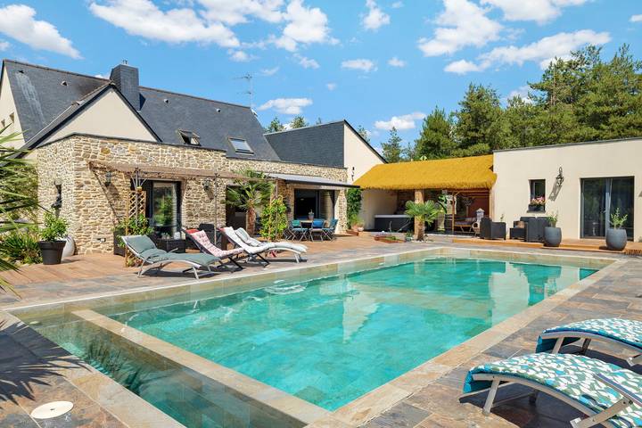 Villa 'Lailléa' mit beheiztem Privatpool, Whirlpool, Boule, 8 Pers. nahe Rennes, ruhig in Laillé, Redon und Umgebung