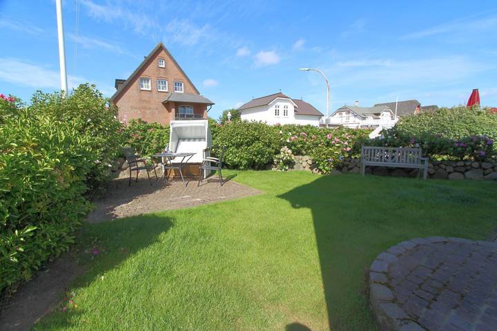 Ganze Wohnung, Helle und liebevoll gestaltete Ferienwohnung auf einer Ebene im Erdgeschoss in Wenningstedt, Sylt