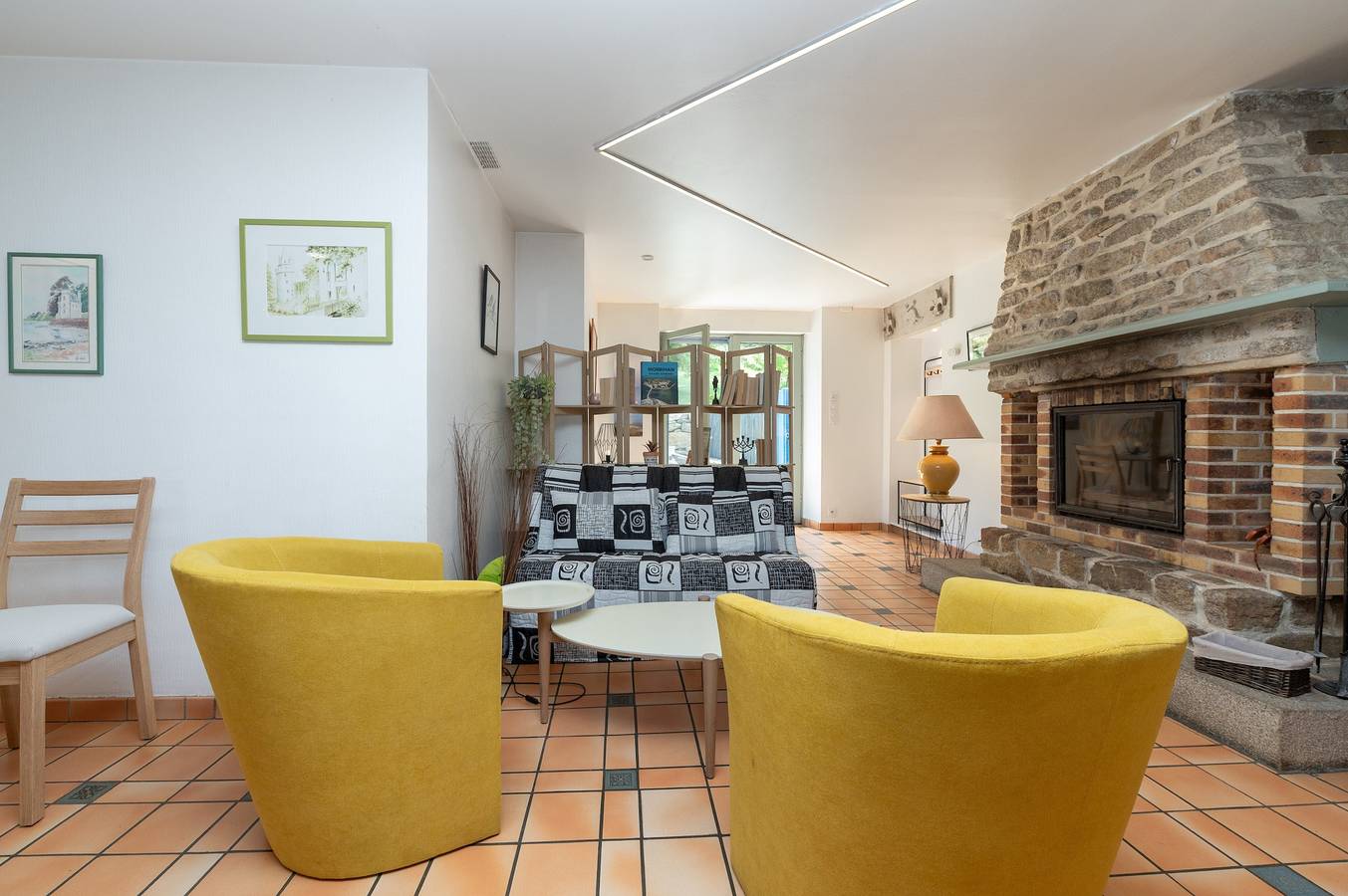 Casa Vacacional 'Gite Ar Maez' con Terraza Privada, Jardín Compartido y Wi-Fi in Saint-Nolff, Parque natural regional del Golfo de Morbihan