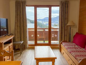 Gîte pour 4 personnes, avec piscine et balcon dans Office De Tourisme De Notre Dame De Bellecombe