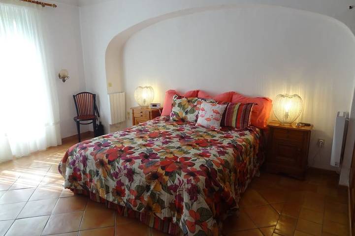 Pet Friendly Villa with private pool and fantastic sea view of Cote D'Azur in Saint-Jeannet, Mediterranean Coast (France)