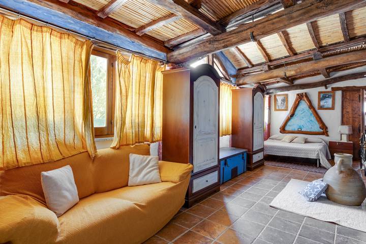 Villa 'Orgoai' with Mountain View, Wi-Fi and Air Conditioning in Orgosolo, Barbagia