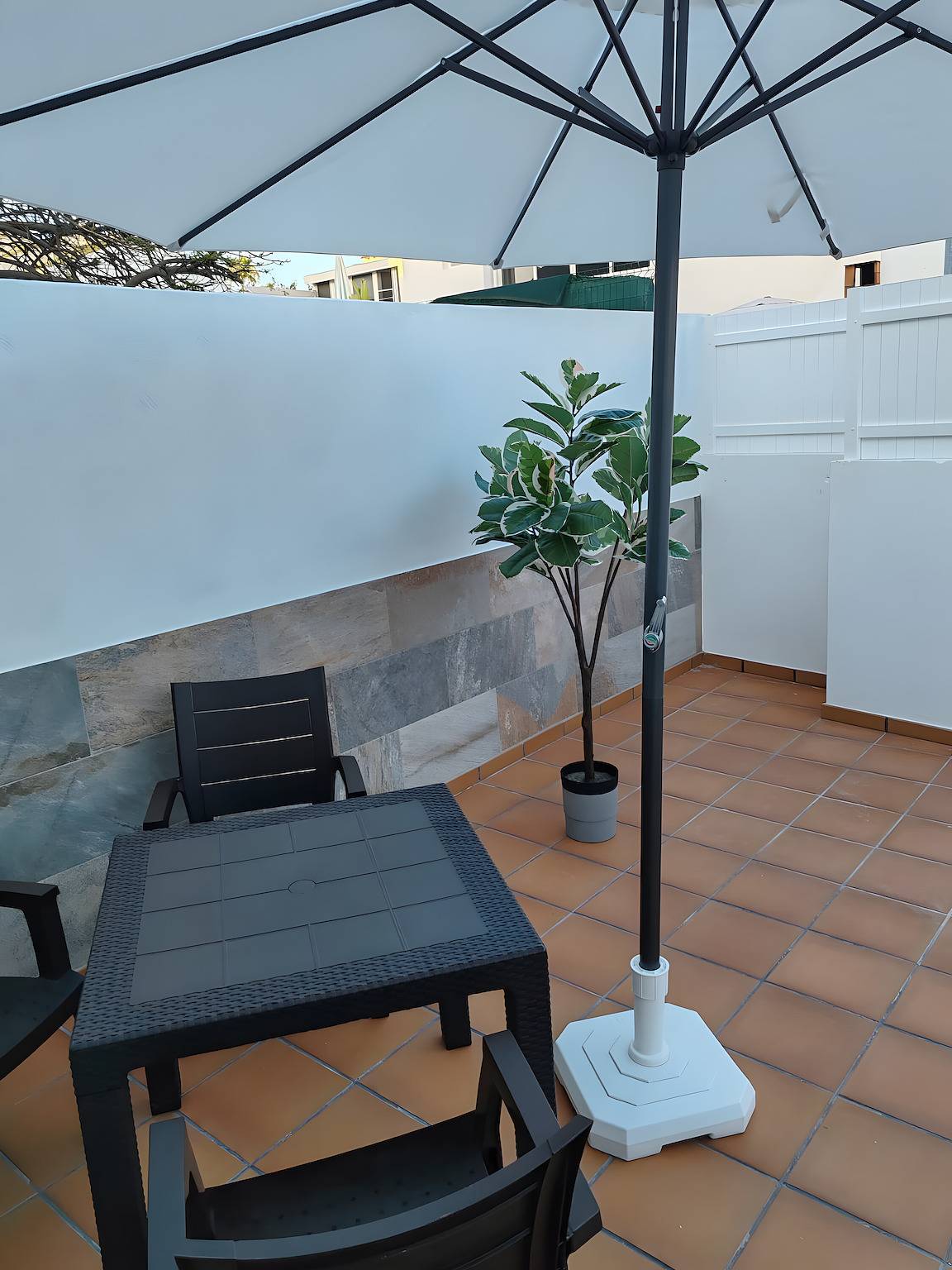 Casa de Vacaciones 'María' con Vista al Mar, Piscina Compartida y Terraza Privada in Sonnenland, San Bartolomé de Tirajana