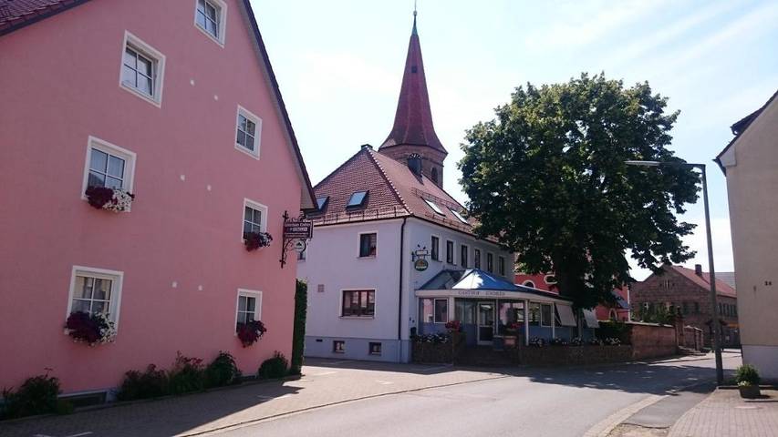 Gästehaus für 4 Personen, mit Terrasse und Garten sowie Sauna in Rothsee