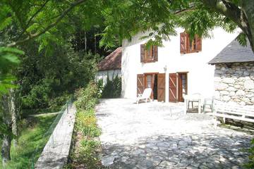 Location de vacances pour 8 personnes, avec terrasse et jardin à Seix