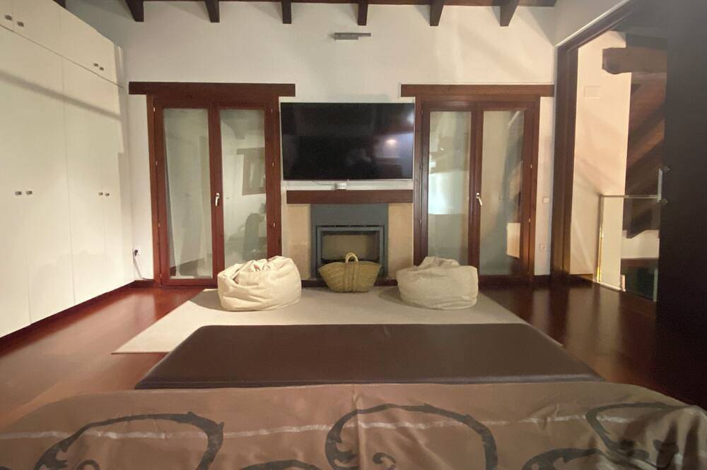 Villa de lujo “ La Traviesa”. Paraje en un valle de viñas in Requena , Provincia de Valencia