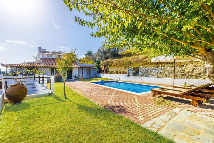 Location de vacances pour 6 personnes, avec vue sur l’océan ainsi que terrasse et jardin dans Skopelos - 2