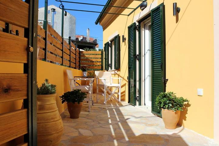Gîte pour 3 personnes, avec Balcon ainsi que Terrasse et Jardin dans Liapádes - 2
