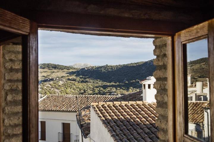 Hotel, con Terraza y Vistas en Villaluenga del Rosario
