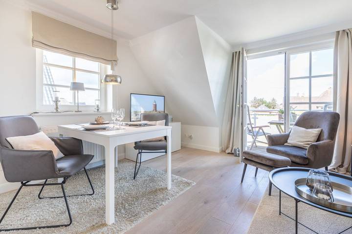 Ganze Wohnung, Luxuriöses zwei-Raum Appartement im Ober- & Dachgeschoss, ca. 52 qm Nutzfläche. in Nordfriesische Inseln (Schleswig-Holstein) (Schleswig-Holstein), Wenningstedt