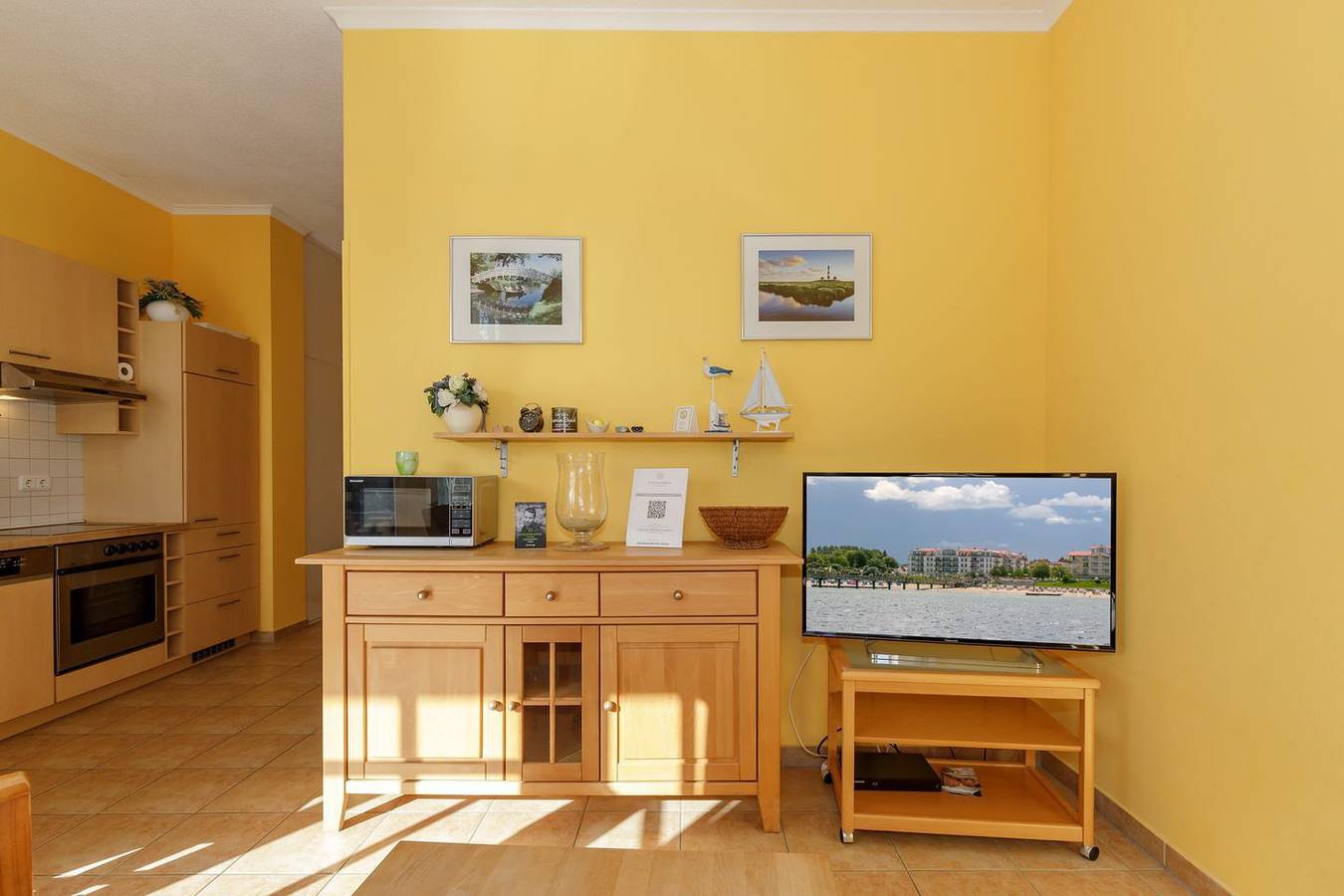 Ganze Wohnung, Hübsches Ferienapartment mit sonniger Terrasse, direkt an der Ostsee gelegen! in Ostseebad Kühlungsborn, Kühlungsborn