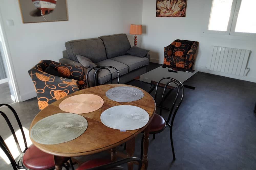 Hébergements le Camp d'Auneau - Auneaululu New in Aunay-sous-Auneau, Région de Chartres