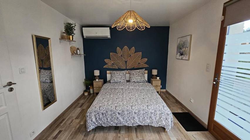 Maison d’hôte pour 2 personnes, avec jardin et terrasse, animaux acceptés à Vertaizon