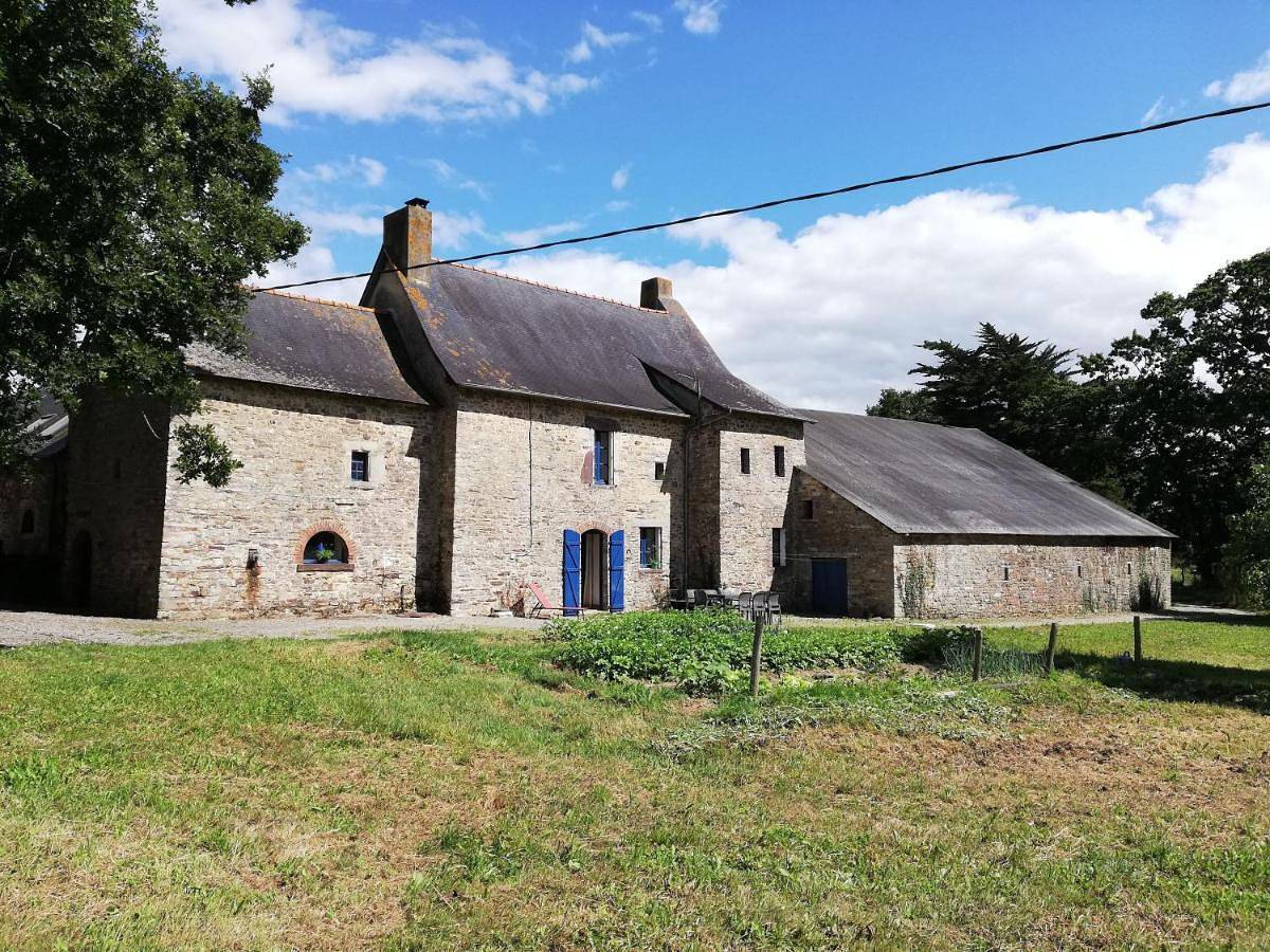 Three-Bedroom House in Crevin, Région de Redon