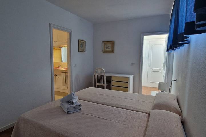 Appartement entier, Martianez Beach Apartment 1302, Sea Front&WIFI in Puerto de la Cruz, Tenerife du Nord
