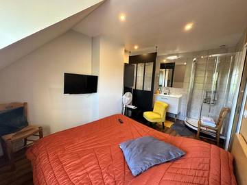 Cottage pour 2 personnes, avec jardin et piscine ainsi que vue et terrasse à Avoine