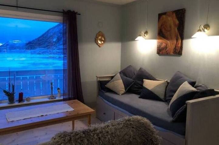 Charming house in fjord Lofoten in Vestvågøy