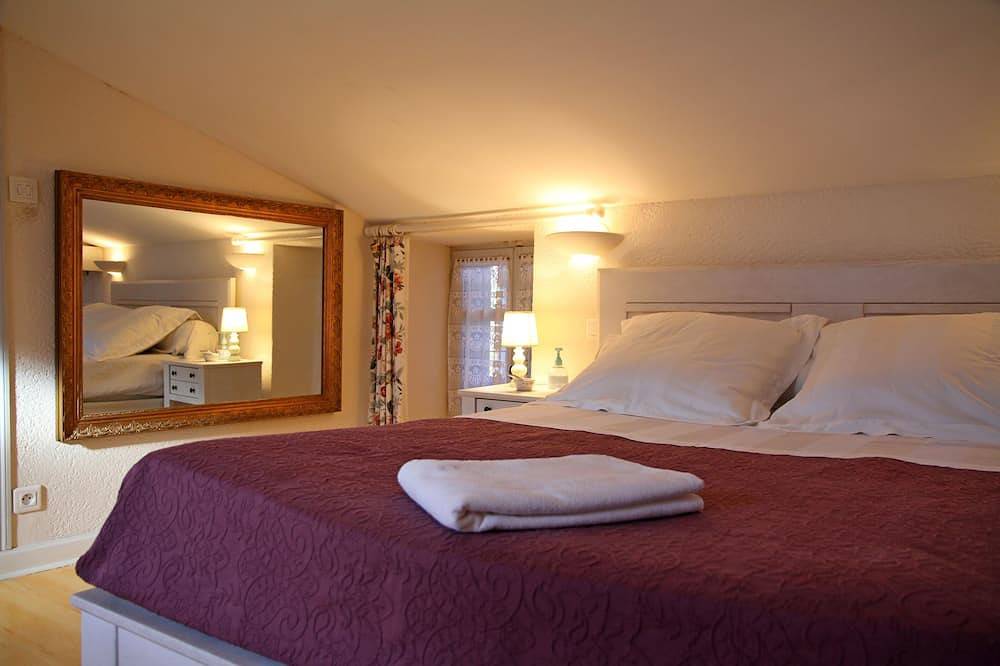 L'Aqual'Yon, maison d'hôtes naturistes gays ou libertins in Chaillé-sous-les-Ormeaux, Région de La Roche-sur-Yon