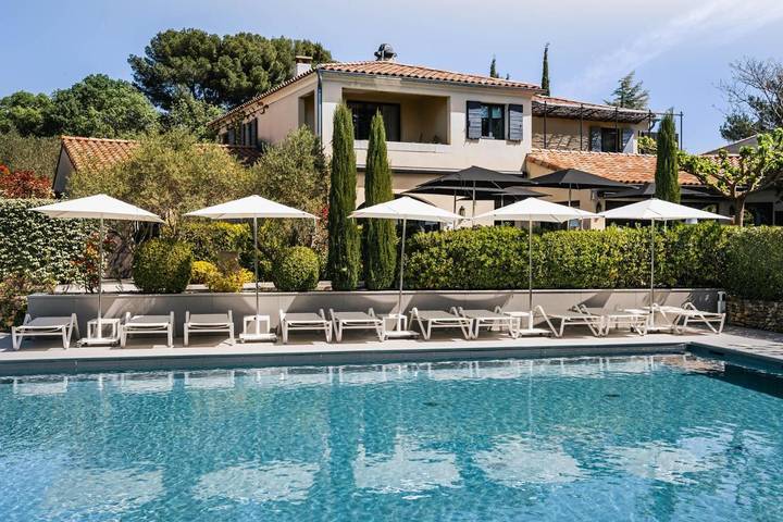 Hôtel pour 2 personnes, avec jardin ainsi que piscine et sauna
