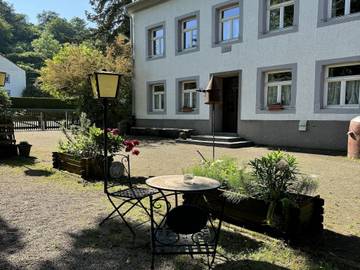 Ferienwohnung für 6 Personen, mit Terrasse und Garten, kinderfreundlich in der Südeifel