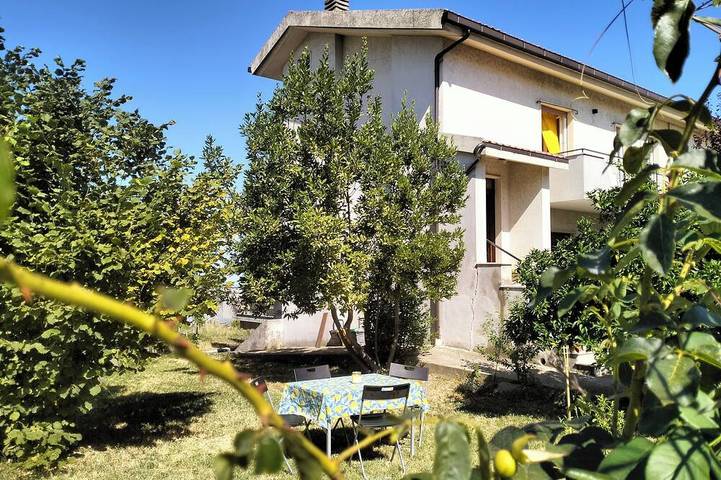 Holiday apartment for 8 people, with garden - 1