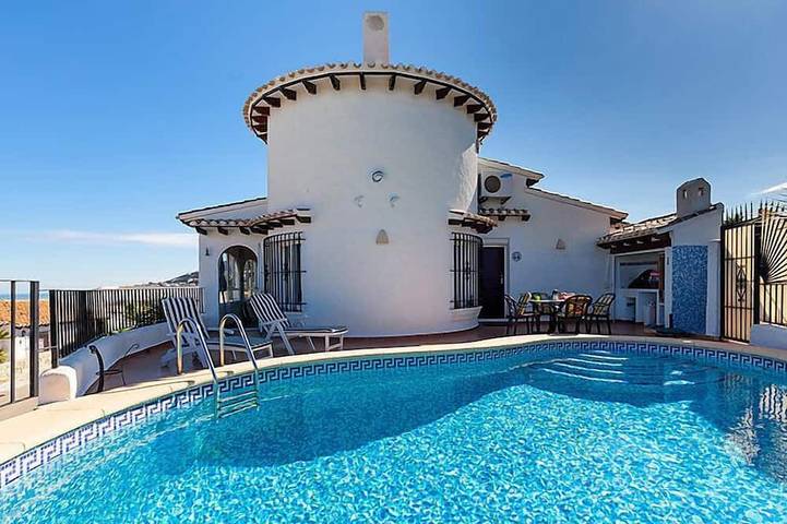 Ferienhaus für 4 Personen, mit Terrasse und Pool, mit Haustier - 1