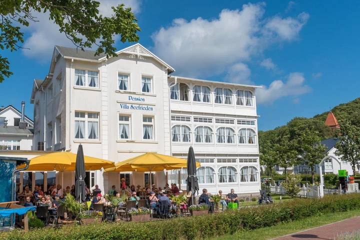 BnB für 2 Personen, mit Terrasse und Garten sowie Pool in Binz