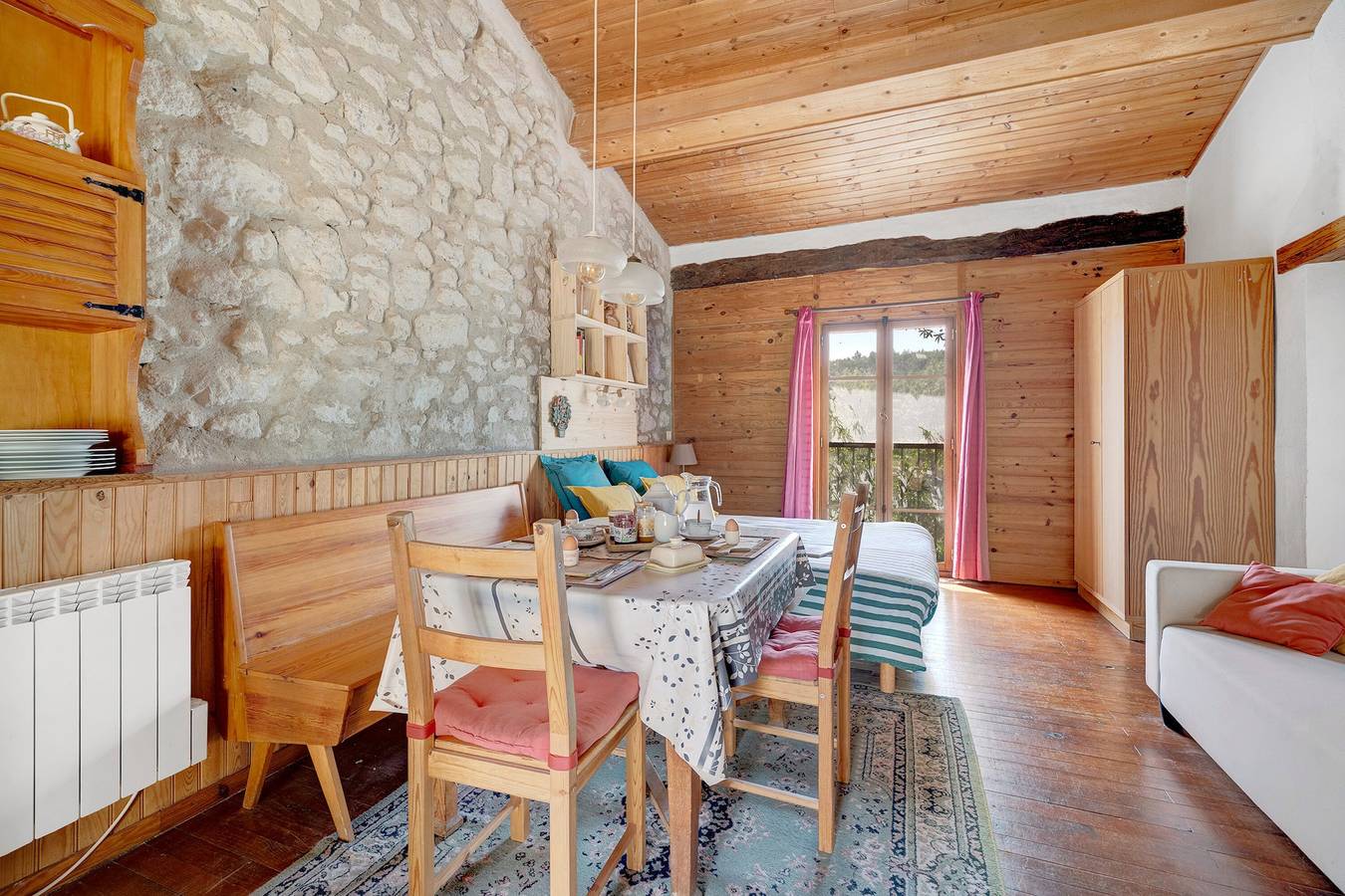 Ganze Wohnung, Apartment „Studio auf 30 ha Grundstück“ mit privatem Pool, Terrasse und Wlan in Hounoux, Limoux und Umgebung
