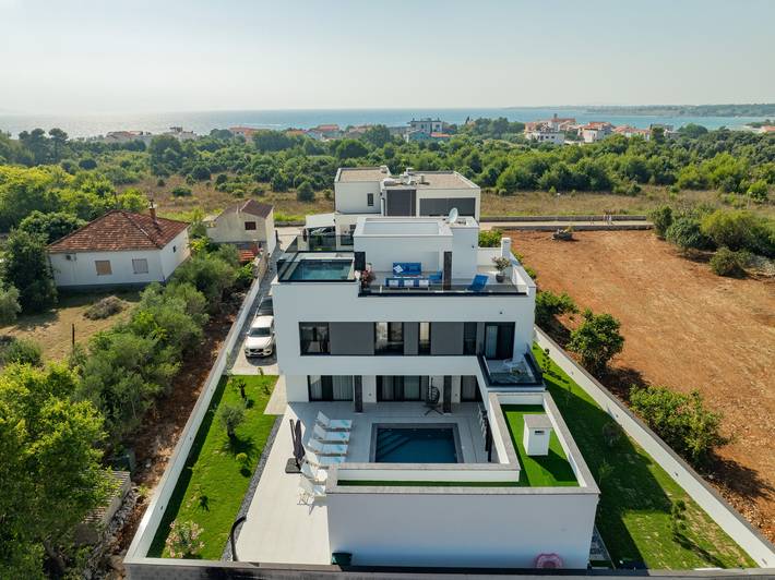 Ferienhaus für 10 Personen, mit Pool und Garten sowie Sauna, mit Haustier in Petrcane
