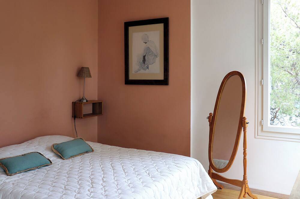 Appartement entier, T4 \"grand pin\" vue mer dans villa provençale in Cassis, Parc national des Calanques