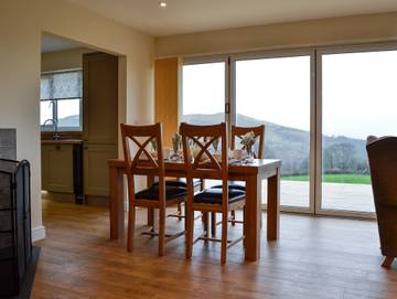 Holiday Rental for 4 People in Powys, Mid-Wales, Photo 4