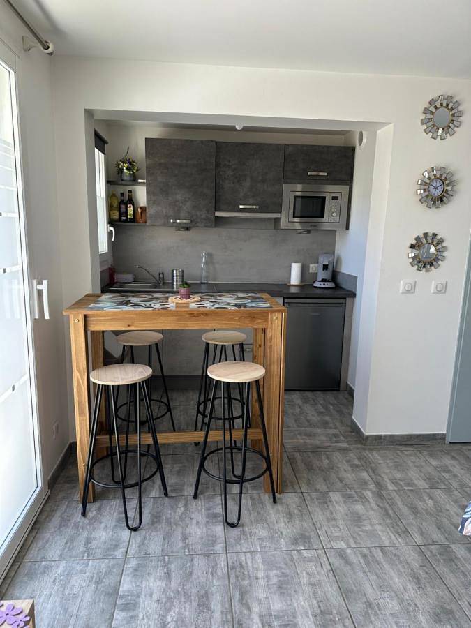 Gîte pour 4 personnes, avec terrasse à Château-Arnoux-Saint-Auban