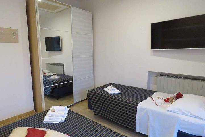 Apartamento entero, Apartamento de vacaciones con balcón y aire acondicionado in Fogliano Marina, Riccione