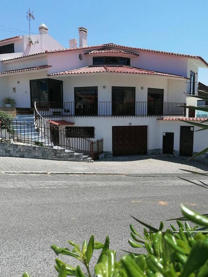 Matias Beach House in Praia da Areia Branca, Lourinhã