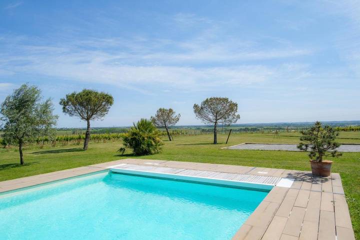 Location de vacances pour 22 personnes, avec piscine ainsi que vue et jardin dans Terranjou - 3