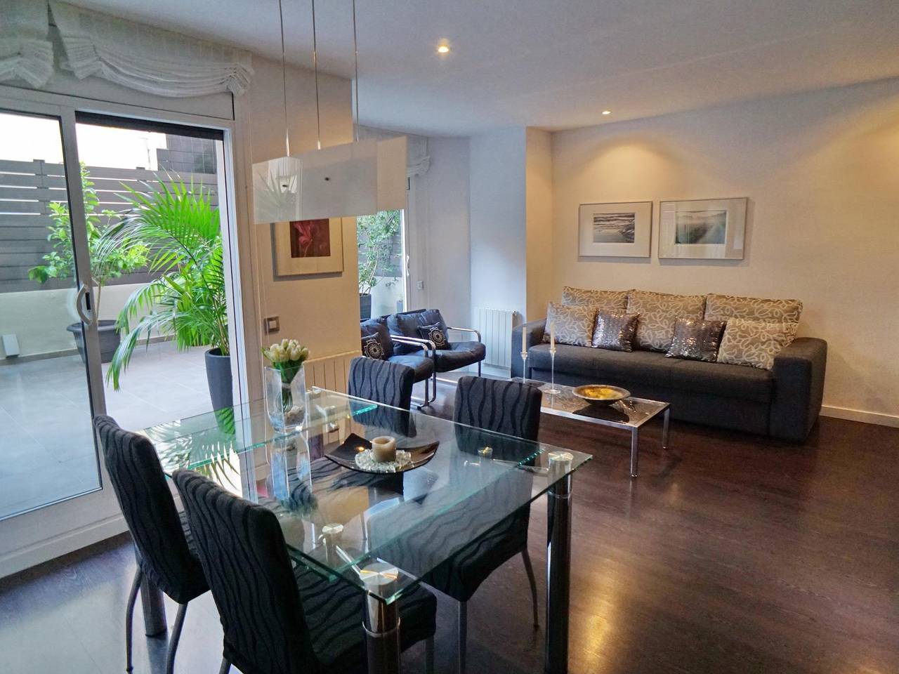 Apartamento de férias inteiro, O apartamento foi restaurada com lindo terraço in Centro Barcelona, Barcelona