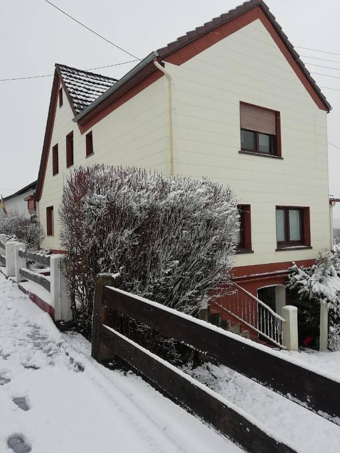 Ferienwohnung für 4 Personen, mit Terrasse und Garten sowie Ausblick in Windeck - 4