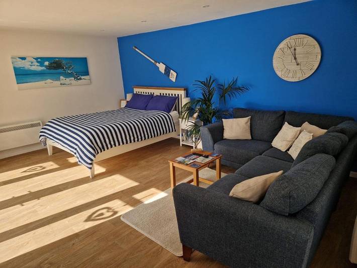 Bed and breakfast for 4 people, with terrace in New Forest