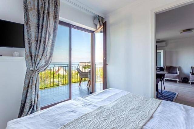 Villa für 23 Personen, mit Ausblick und Balkon - 1