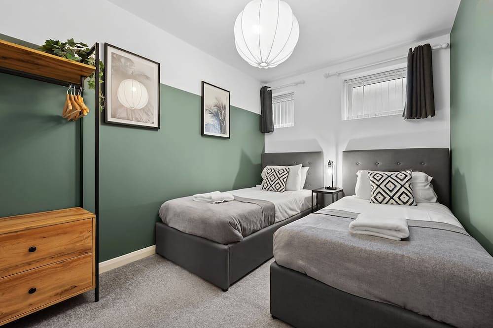 Entire apartment, Corinium Lodge - town centre apartment in Cirencester, Gloucestershire
