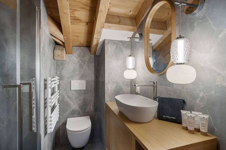 Entire apartment, Modern Apartment at the Foot of the Slopes in Courchevel 1850 in Courchevel 1850, Saint-Bon-Tarentaise