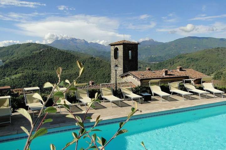 Villa for 32 people, with balcony and garden, with pets - 1