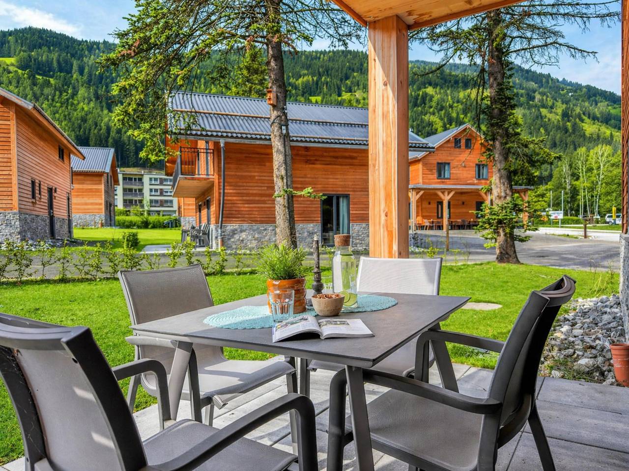 Appartement entier, Appartement avec vue sur le lac et les montagnes in Afritz am See, District de Villach-Land