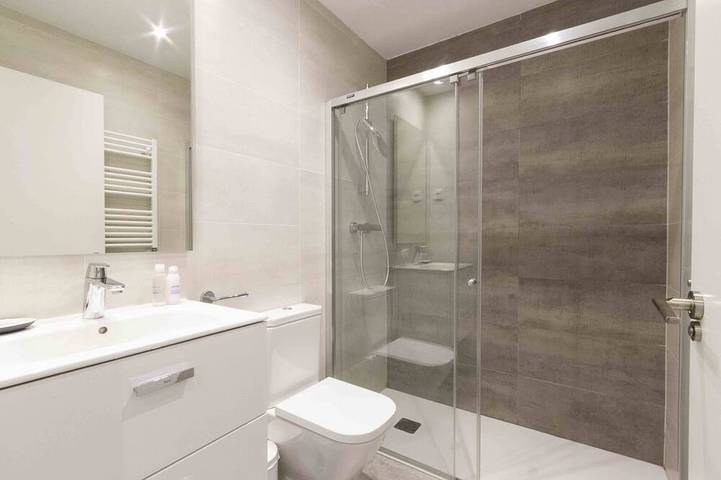 Apartamento entero, Ilargi | The Rentals Collection in Playa de la Concha, San Sebastián