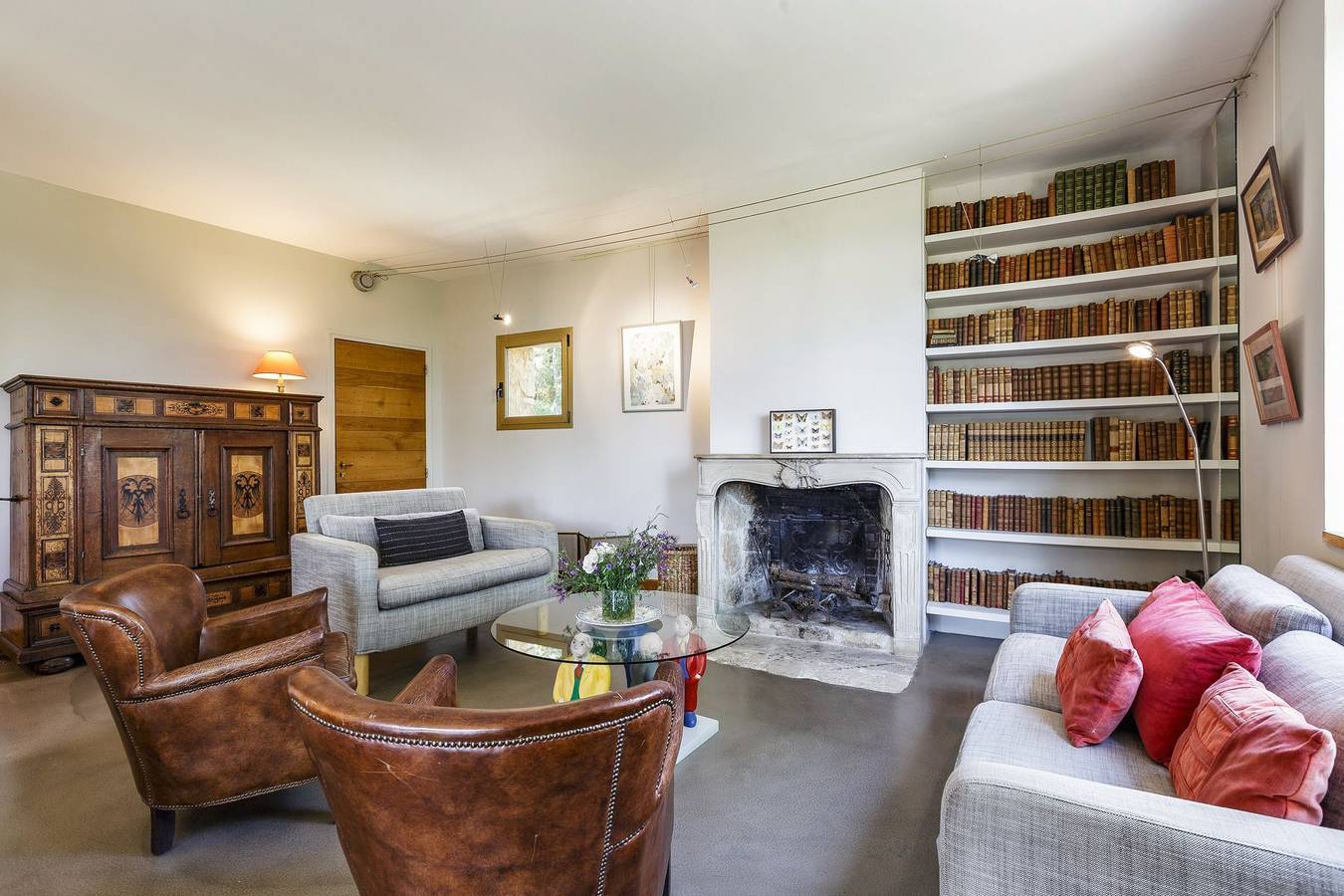 Fleur D’Amandier in Suzette, Vaucluse