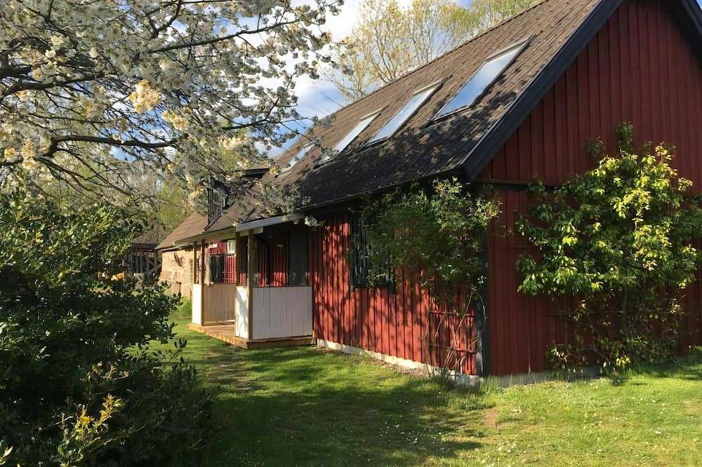 Schönes Ferienhaus in Ateliergebäude im Sturkö! in Sturkö, Schwedische Ostsee