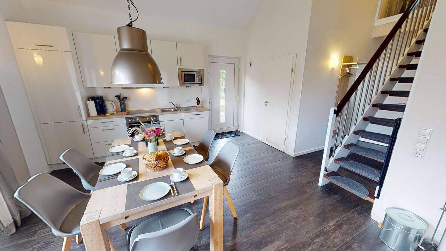 Gemütliches 4-Zimmer-Ferienhaus für 6 Personen mit Kamin & Sauna in Pelzerhaken in Südstrand Pelzerhaken, Ostholstein