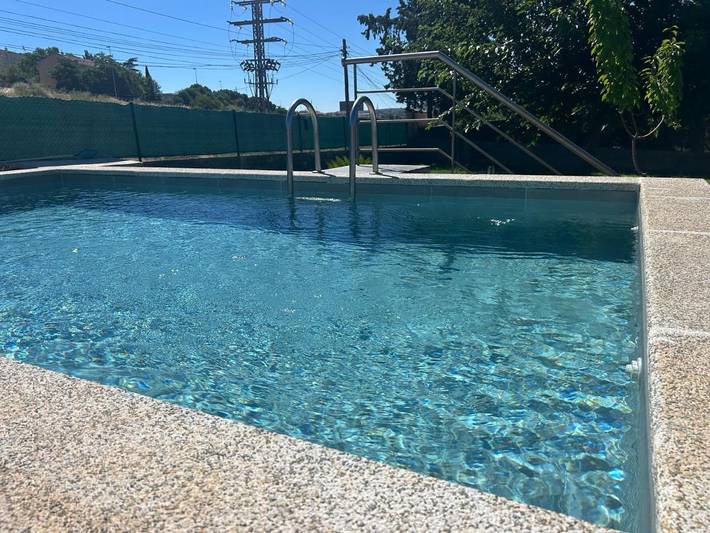 Casa de vacaciones para 3 personas, con piscina para niños y terraza además de vistas y piscina - 1